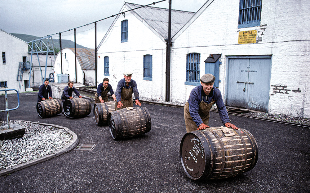 πώς-συνοδεύουμε-ένα-talisker-10-562174738