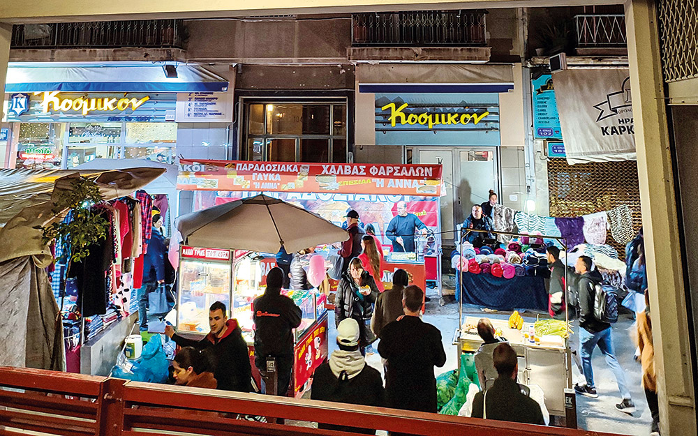 δρομολόγια-το-σερί-ενός-μαύρου-δεκέμβ-562185040