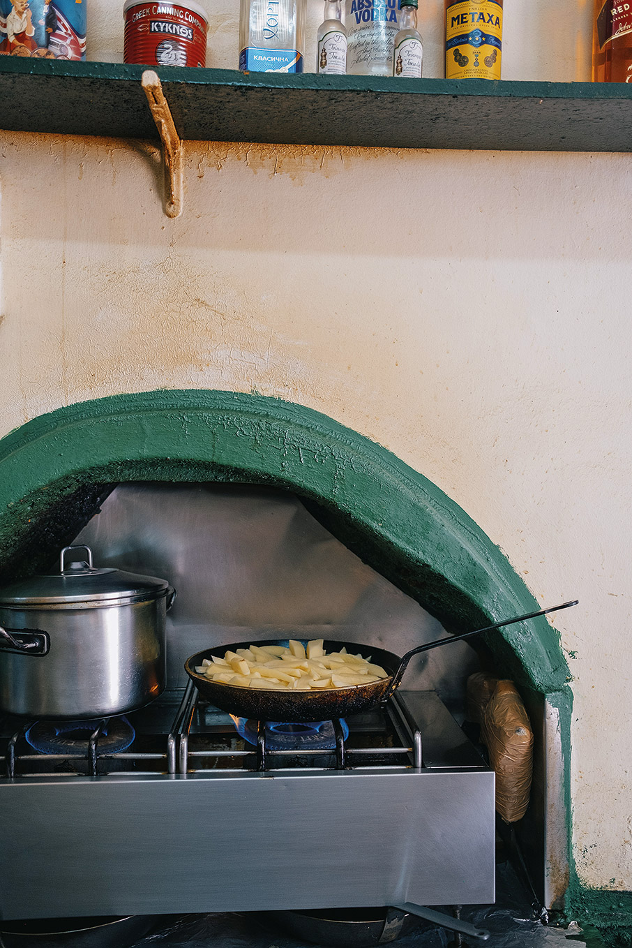 Τι κάνουν όλοι στη Φειδίου;-3