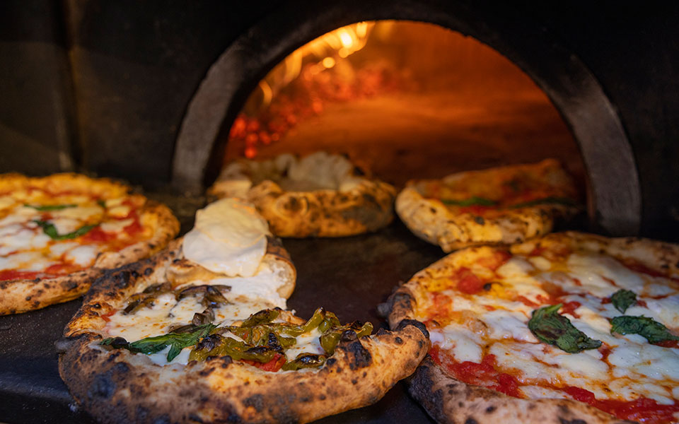 στην-καμπανία-η-πίτσα-είναι-έργο-τέχνη-562165147