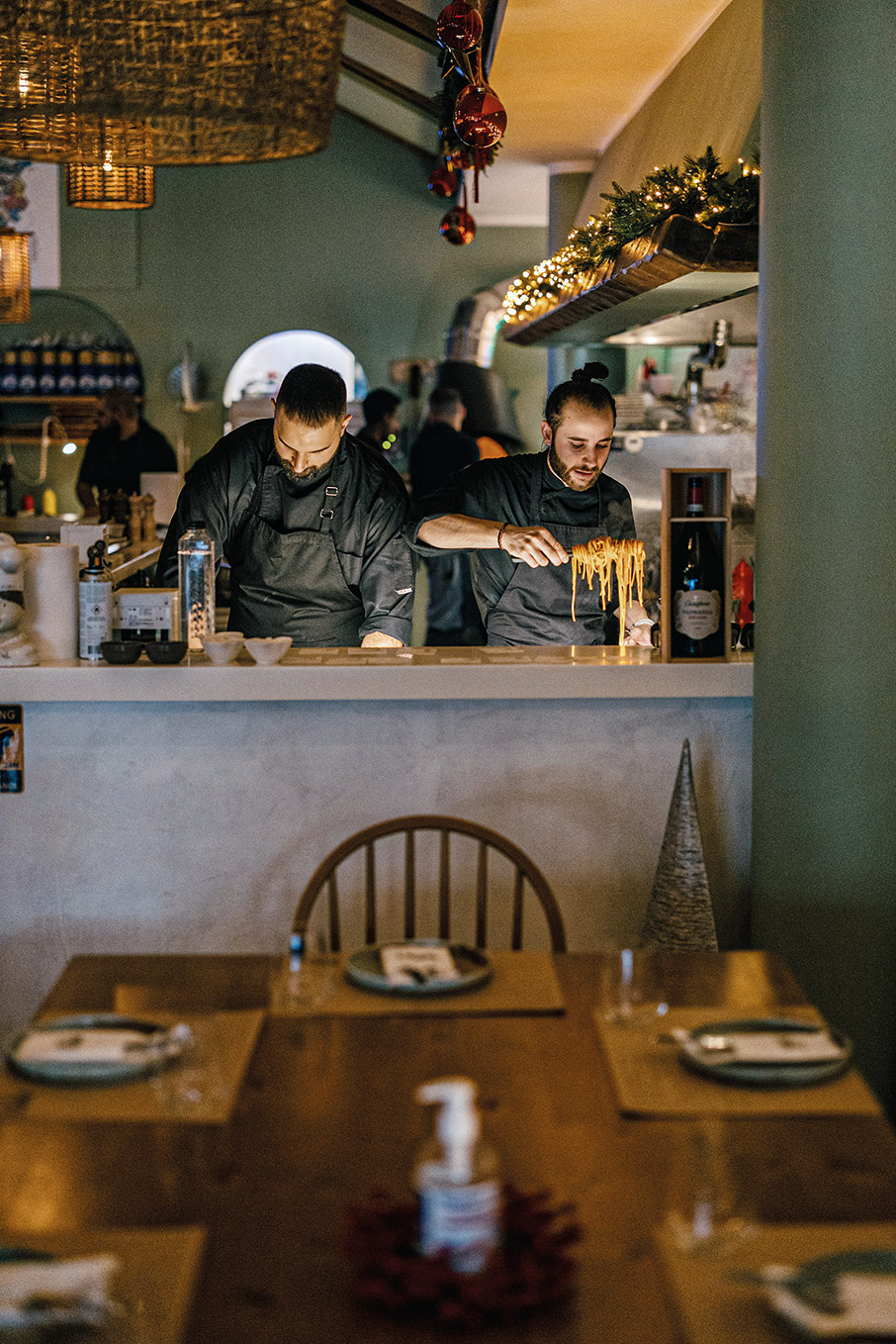 Τι γίνεται στις ανοιχτές κουζίνες της Αθήνας;-8
