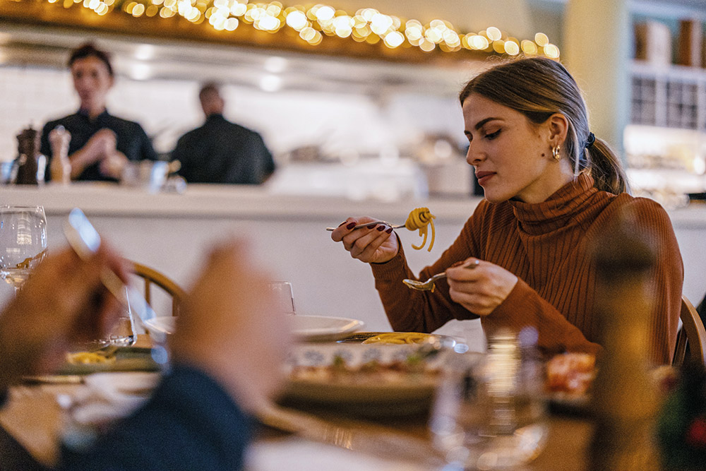 Τι γίνεται στις ανοιχτές κουζίνες της Αθήνας;-6