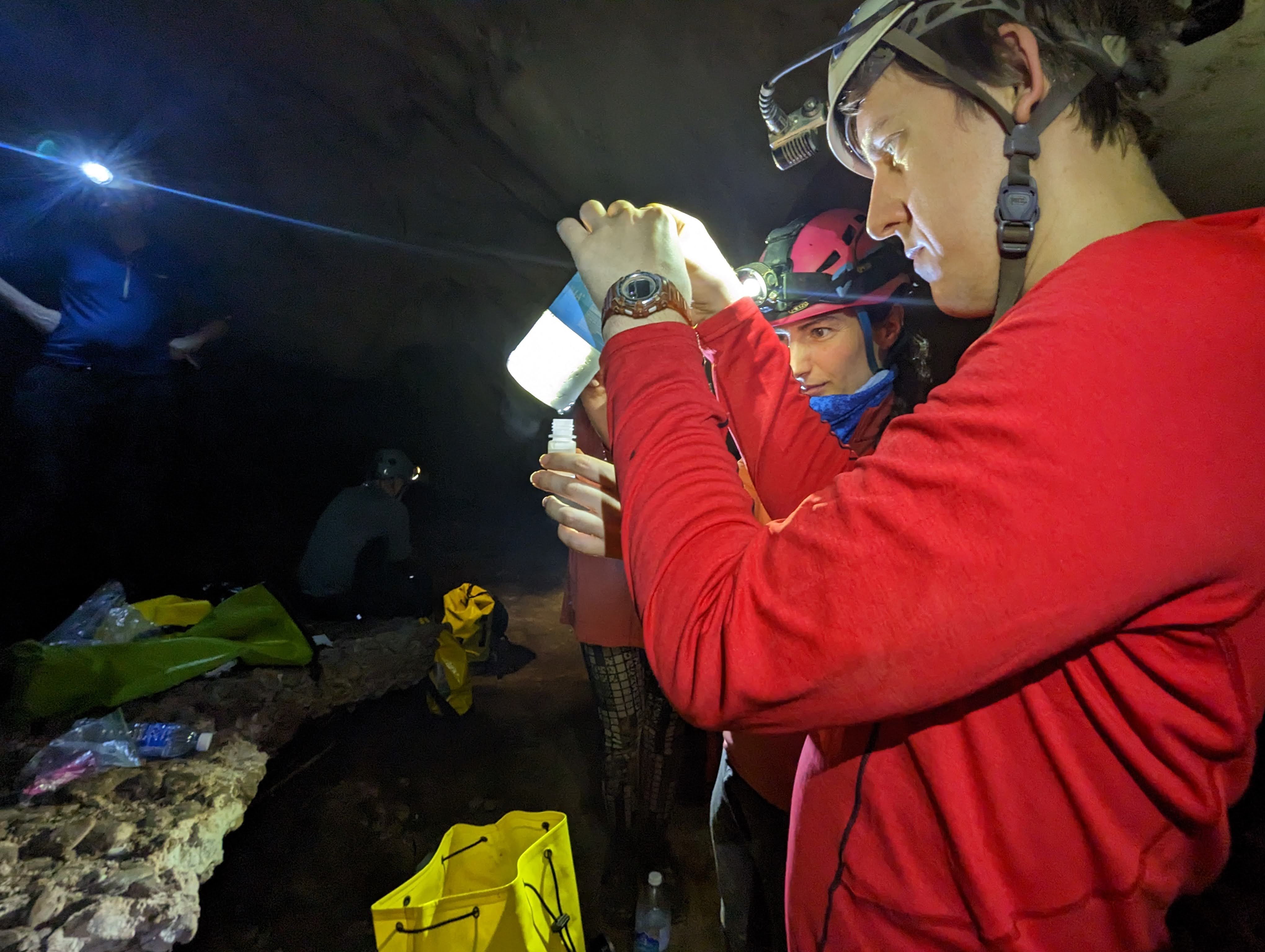 Εξερευνώντας τα μυστικά των σπηλαίων-3