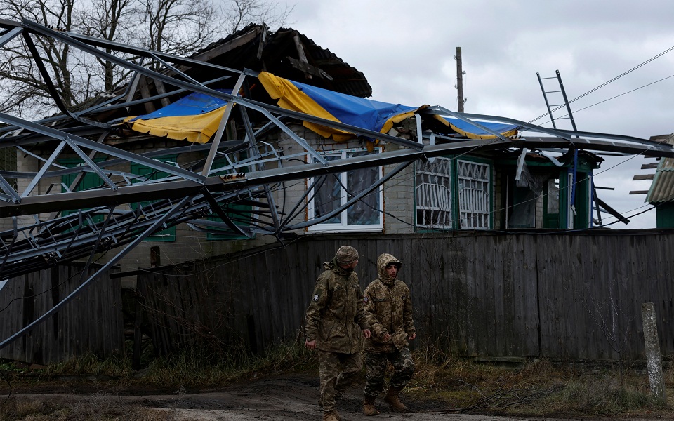 ουκρανία-η-ρωσία-εντείνει-τις-επιθέσε-562206217