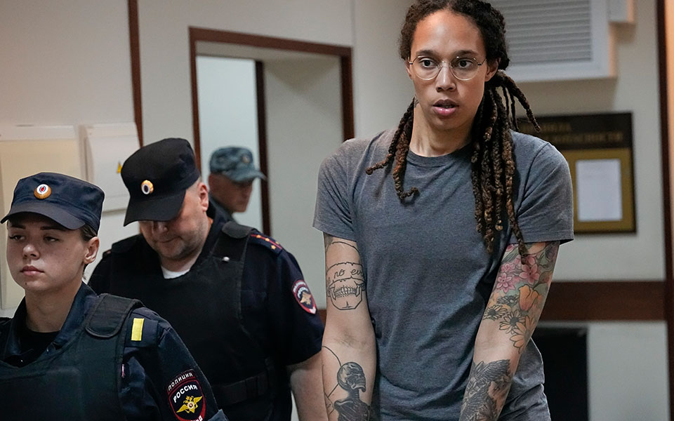 μπρίτνεϊ-γκράινερ-αποφυλακίστηκε-κα-562176802