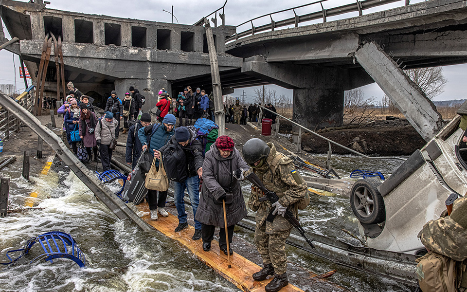 Τα καρέ του πολέμου: Οι 310 ημέρες που συγκλονίζουν τον πλανήτη-24