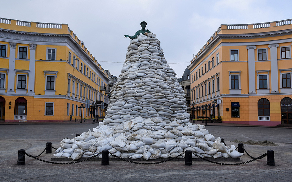 Τα καρέ του πολέμου: Οι 310 ημέρες που συγκλονίζουν τον πλανήτη-15