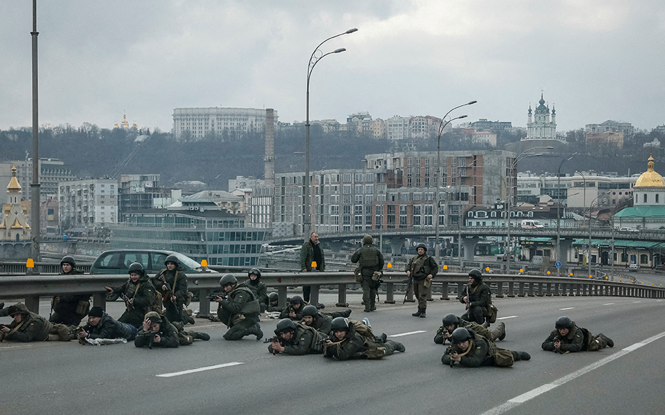 Τα καρέ του πολέμου: Οι 310 ημέρες που συγκλονίζουν τον πλανήτη-17