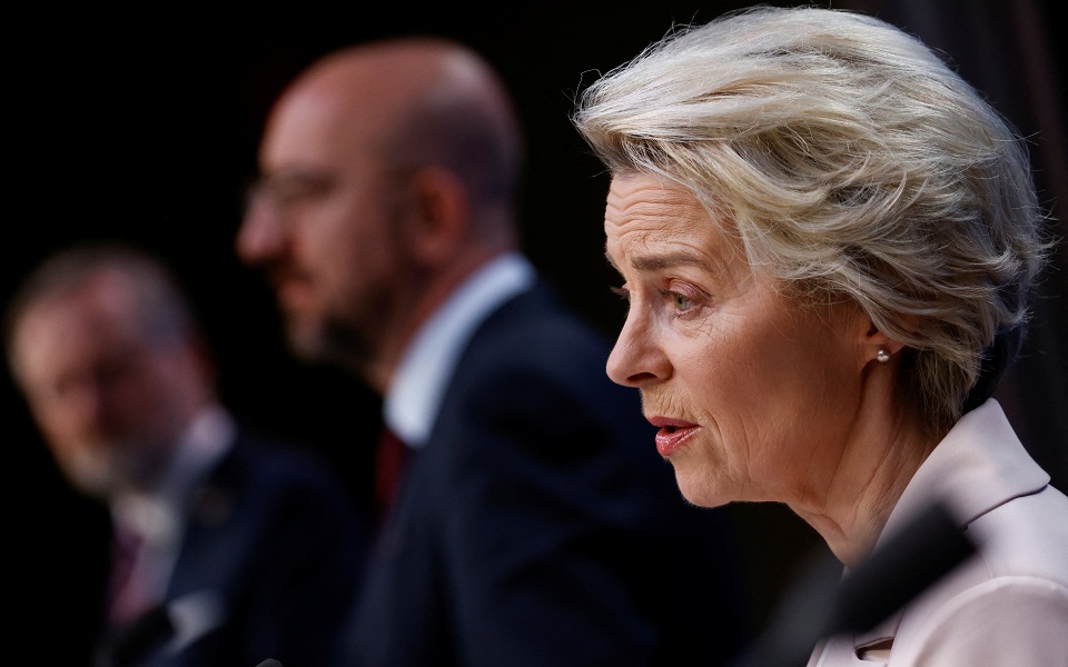 φον-ντερ-λάιεν-η-διαφθορά-διαβρώνει-τ-562188529