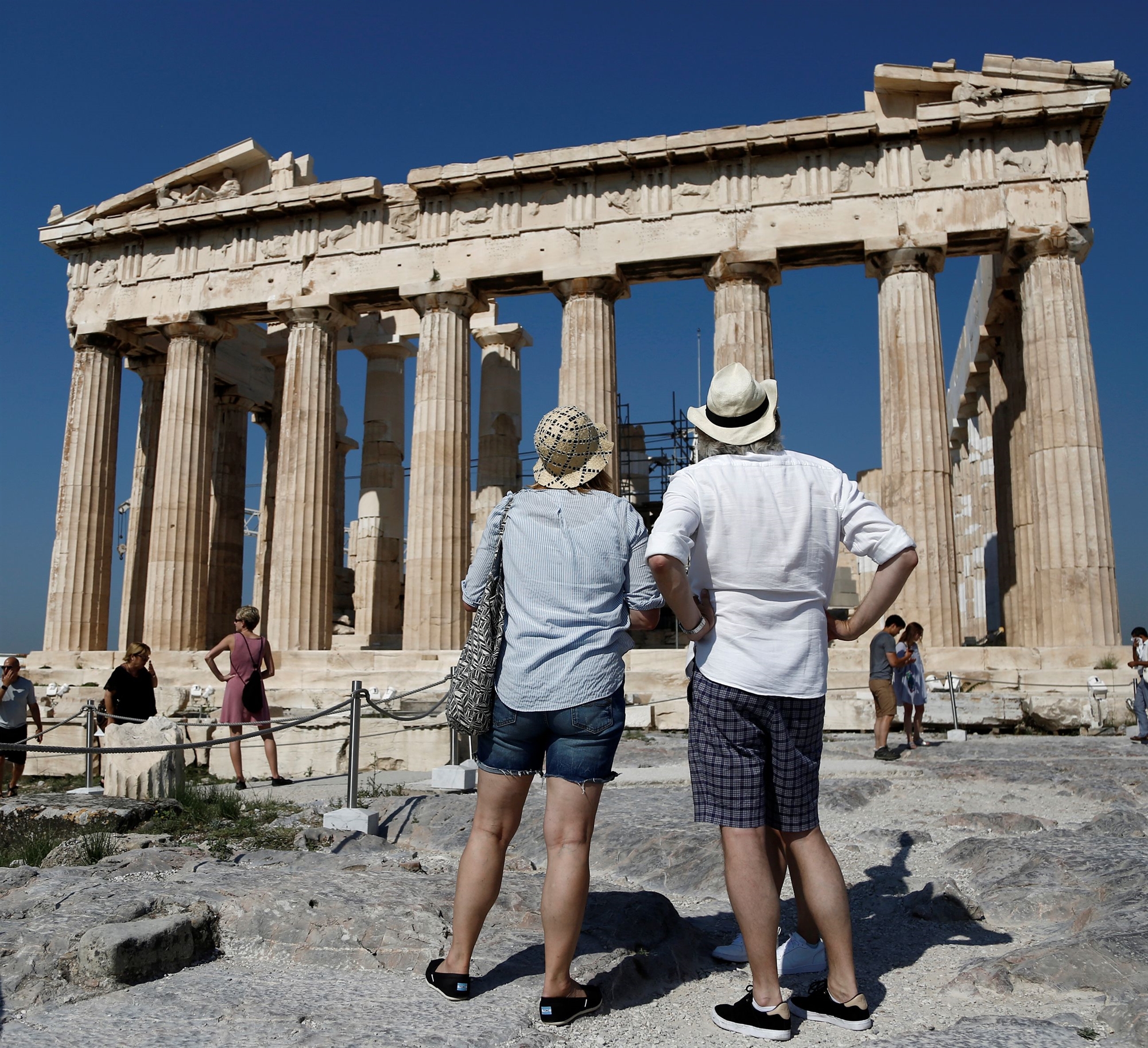 αύξηση-επιβατών-τον-μάρτιο-στα-14-περιφε-562188481