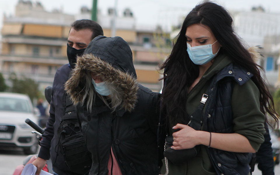 αναβάλλεται-η-απολογία-της-ρούλας-πισ-562196695