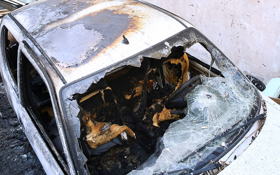 θεσσαλονίκη-στις-φλόγες-αυτοκίνητο-σ-562177915