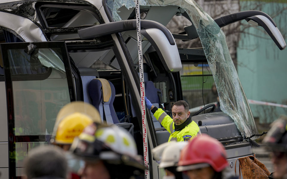 Ρουμανία: Τροχαίο με λεωφορείο με 47 Έλληνες – Ένας νεκρός, αρκετοί τραυματίες-1