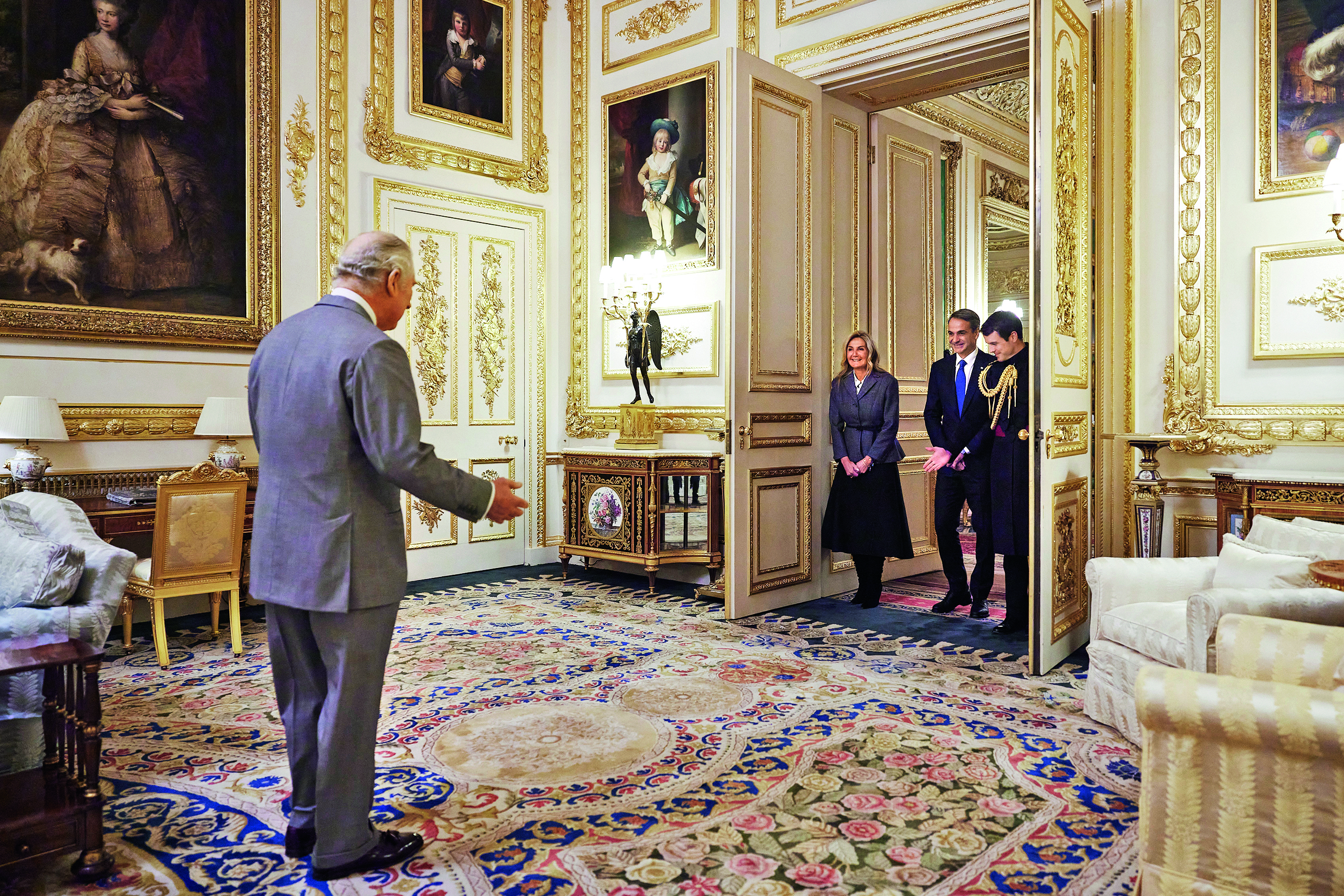 παρασκηνιακές-επαφές-για-τα-γλυπτά-562168255