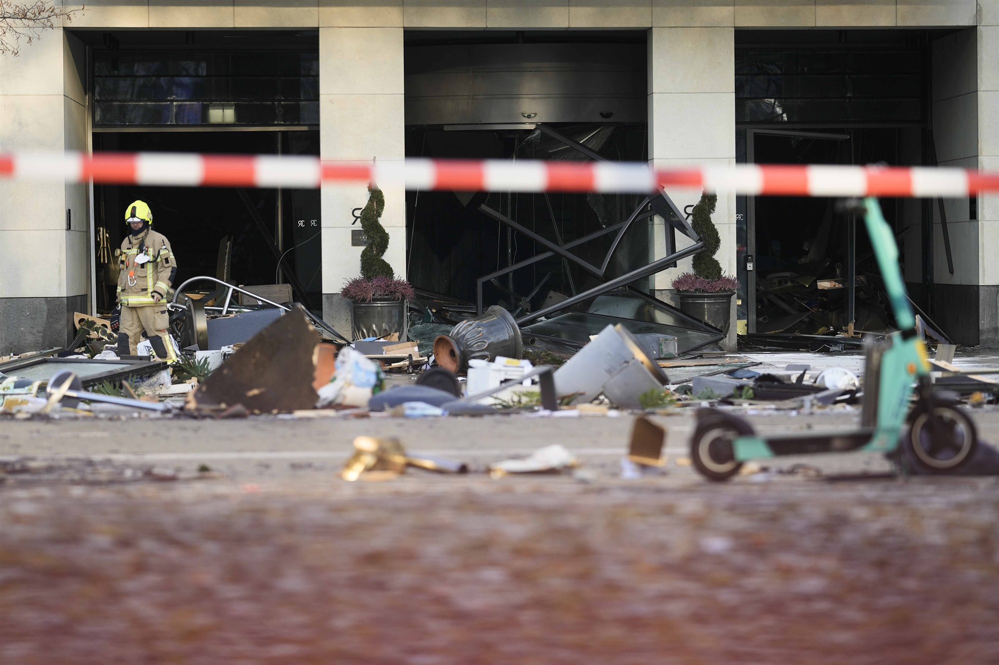 γερμανία-1-500-ψάρια-στον-δρόμο-έσπασε-562189627