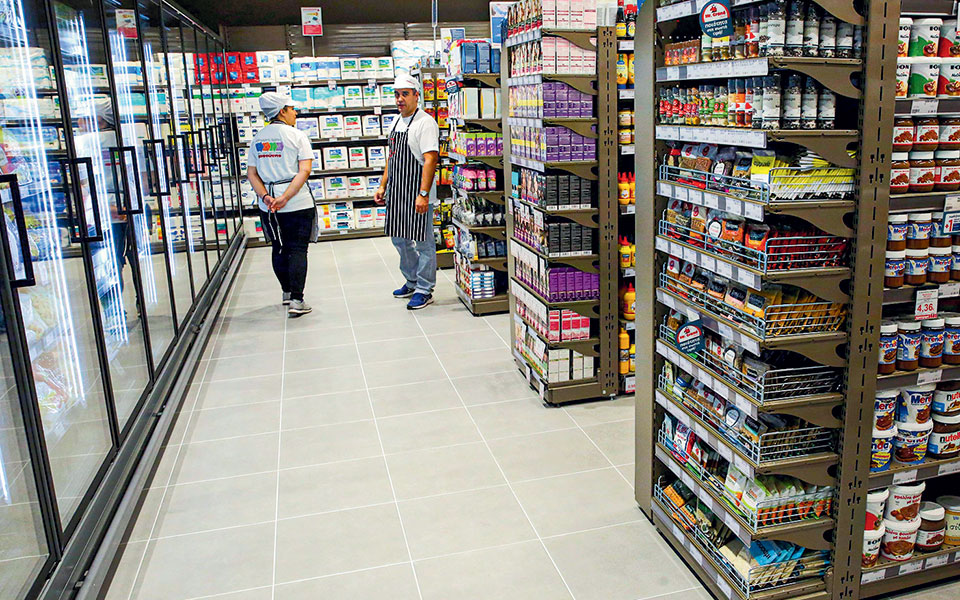 σούπερ-μάρκετ-νέες-επενδύσεις-παρά-τι-562169320