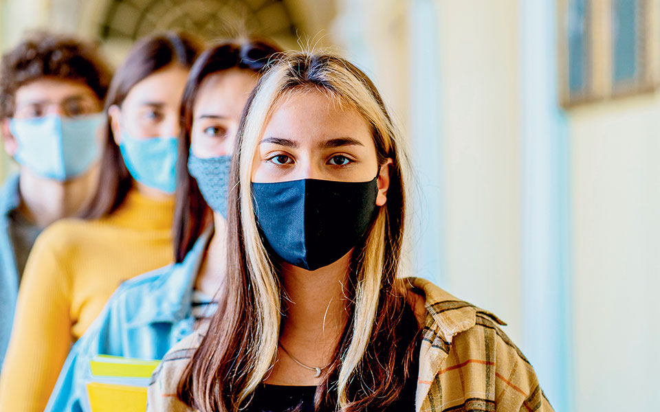 οι-έφηβοι-γέρασαν-τρία-χρόνια-στα-lockdowns-562169170