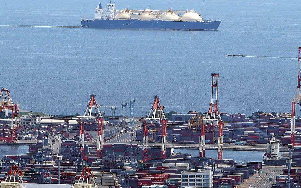 αέριο-αποθέματα-lng-επιχειρεί-να-δημιου-562169131