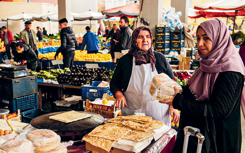 στο-στόχαστρο-του-ερντογάν-και-οι-τούρ-562172476