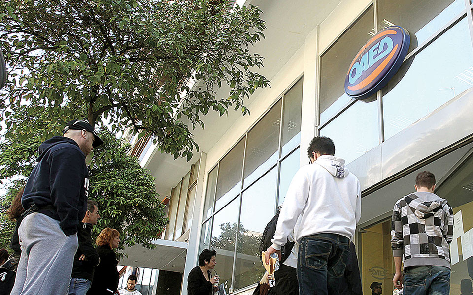 η-ανεργία-μειώνεται-αλλά-οι-εργοδότες-562191913