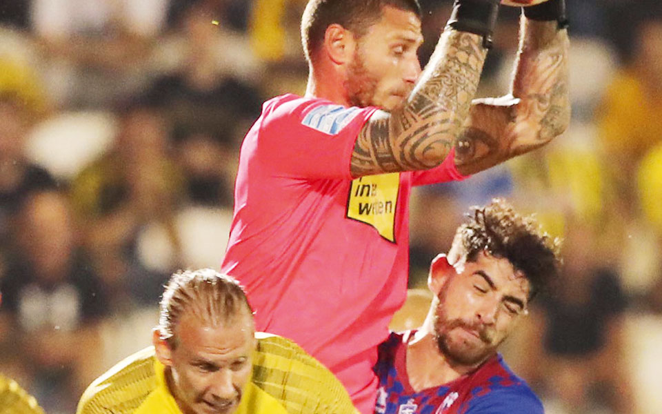 σούπερ-λιγκ-1-επικίνδυνες-έξοδοι-αεκ-π-562204732