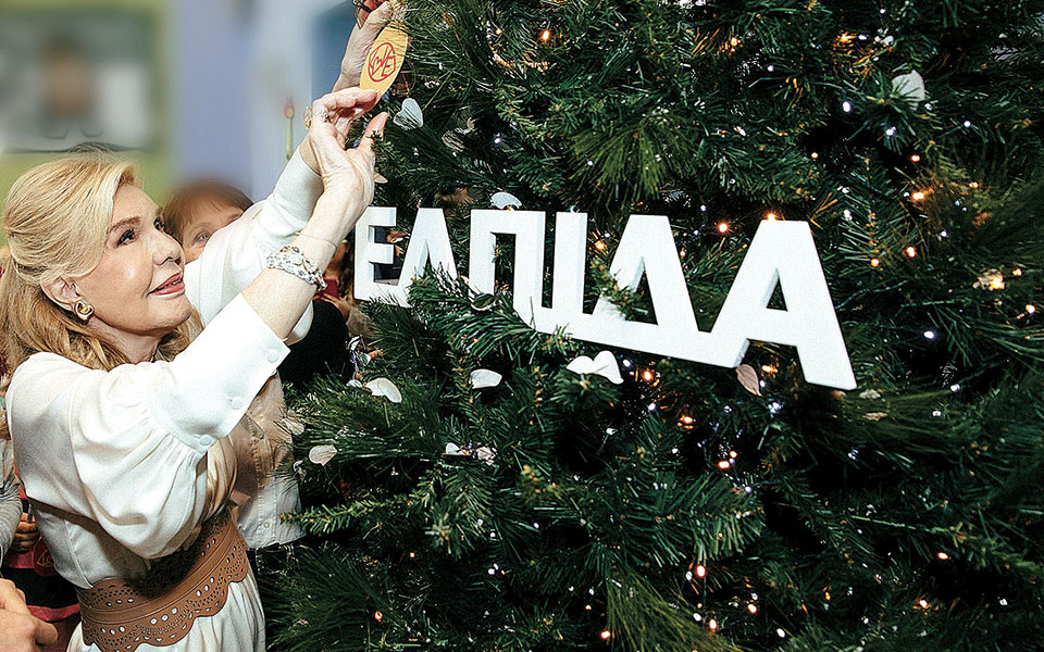 Ο αληθινός Αη Βασίλης από το Ροβανιέμι στην Ογκολογική Μονάδα Παίδων-1