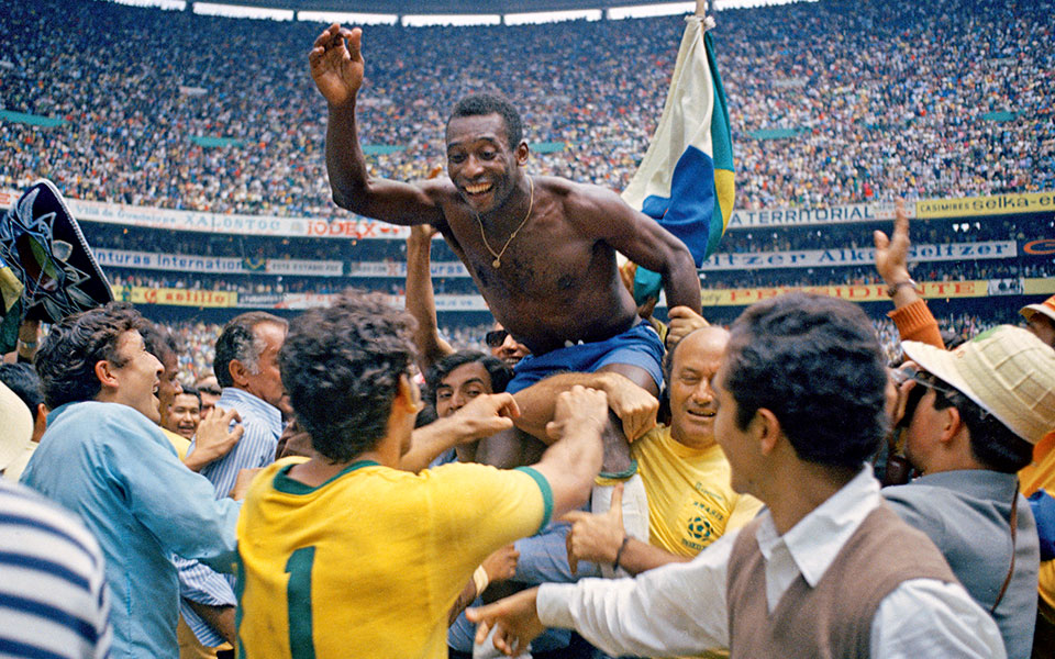 πελέ-έσβησε-ο-βασιλιάς-του-ποδοσφαί-562208974