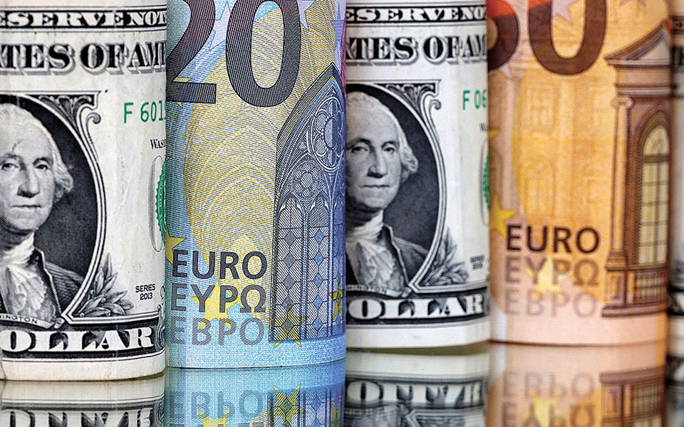 ο-πληθωρισμός-υποχωρεί-τα-ομόλογα-ενι-562169359