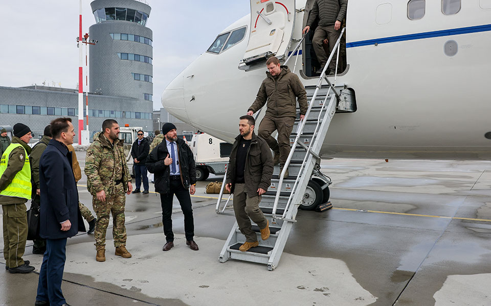 ο-ζελένσκι-συναντήθηκε-με-τον-πολωνό-π-562198519