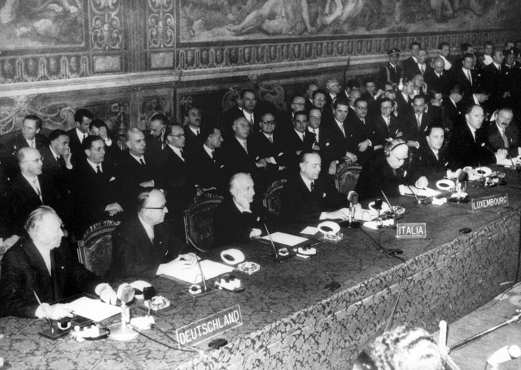 υπέρ-των-υπεύθυνων-ελίτ-562199707