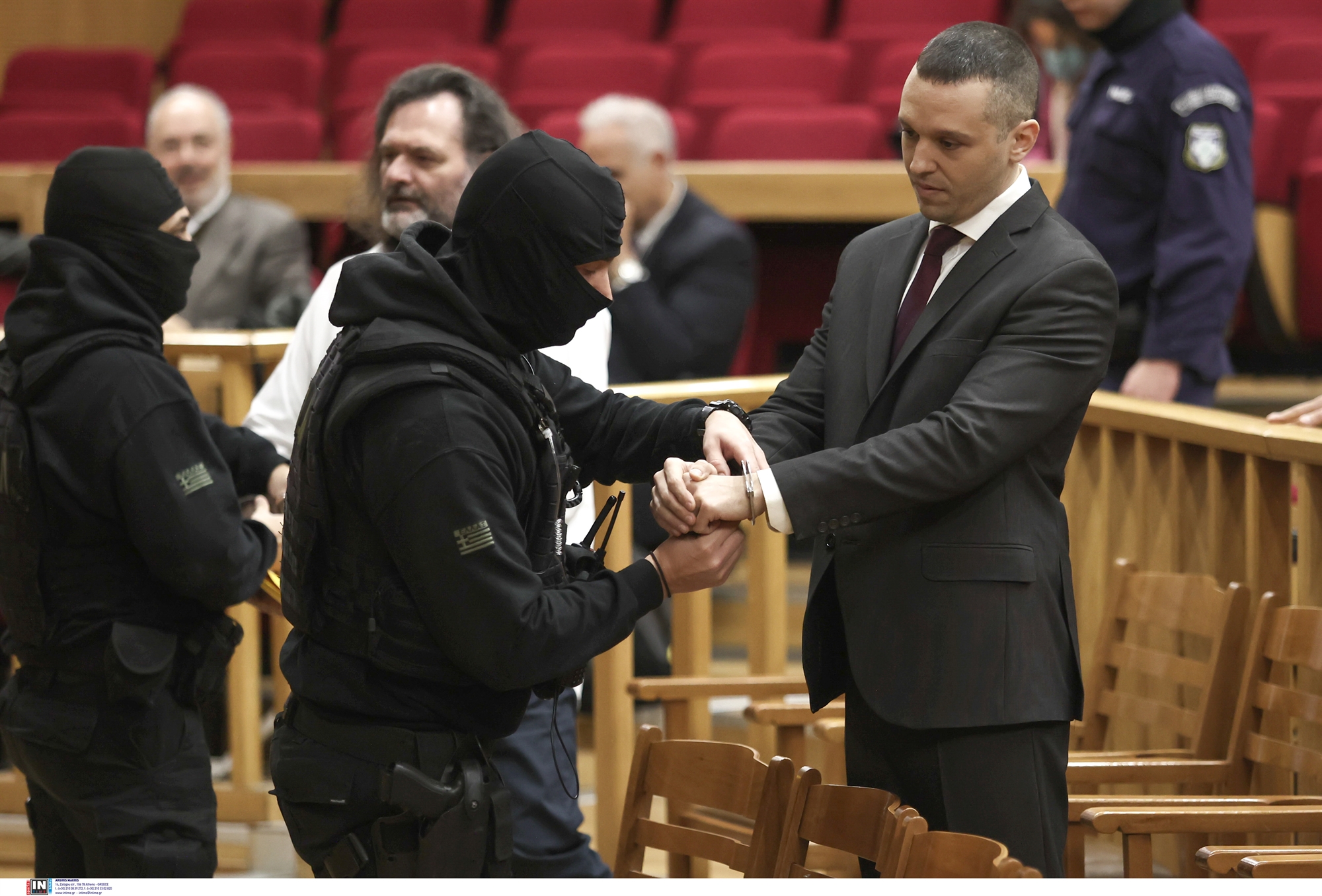 χρυσή-αυγή-μένουν-στη-φυλακή-ηλίας-κασ-562193887