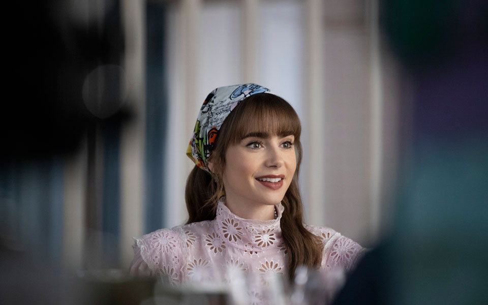 η-έμιλι-στο-παρίσι-γιατί-μας-μαγνητί-562203436