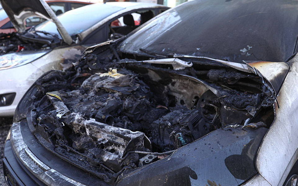 παπάγου-άγνωστοι-πυρπόλησαν-τα-ξημερ-562166632