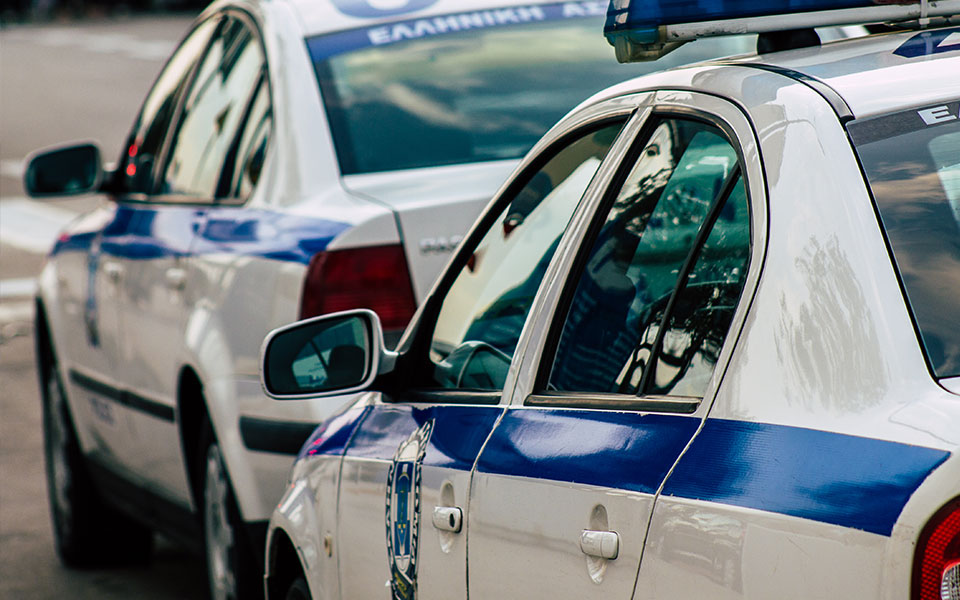 σπάτα-ρομά-επιτέθηκαν-σε-αστυνομικού-562180951