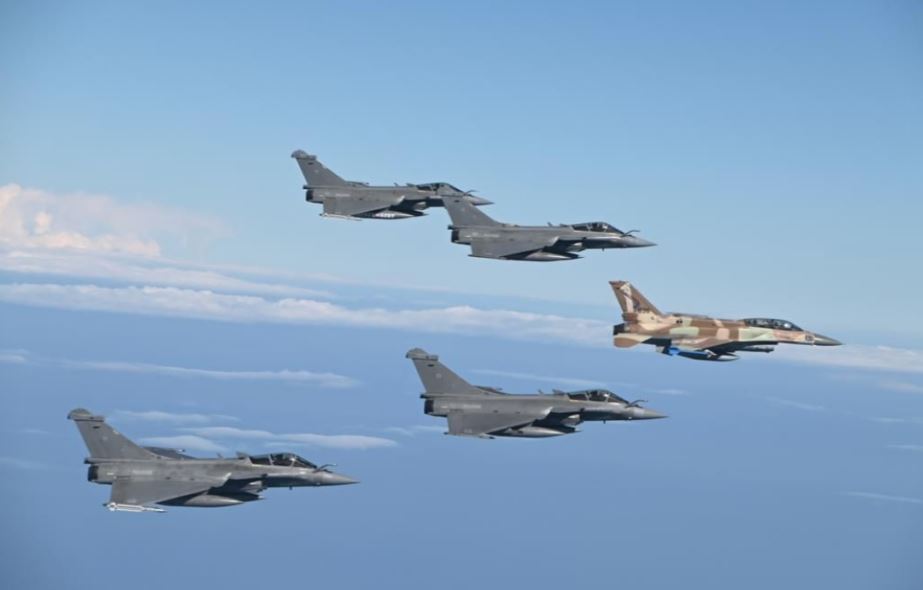 αοζ-προβληματίζουν-οι-κινήσεις-της-τρ-562181254