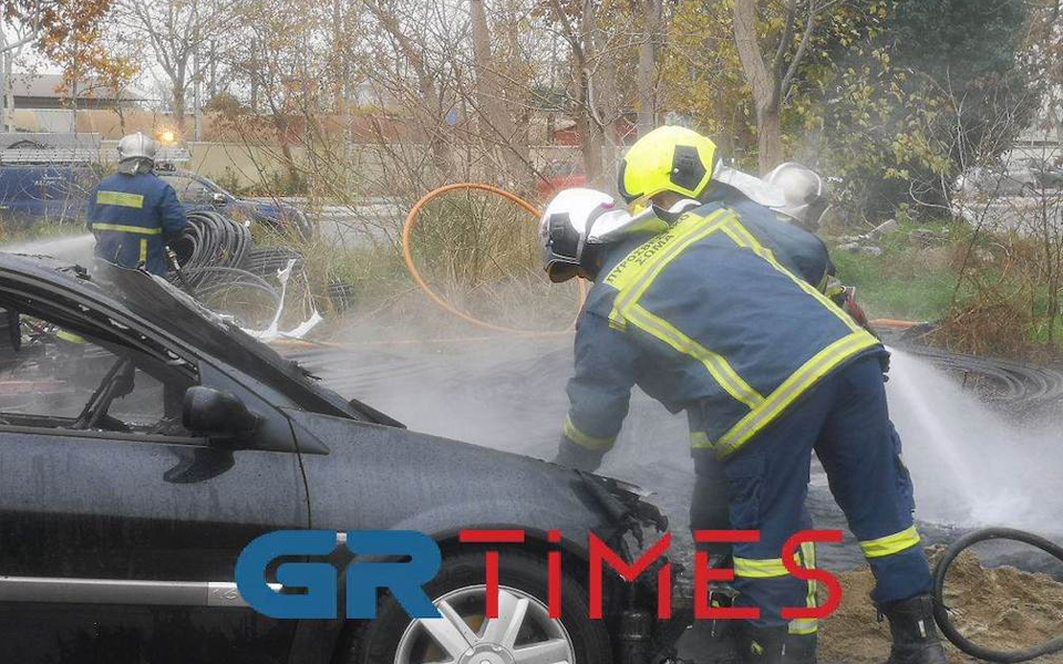 θεσσαλονίκη-φωτιά-κοντά-στον-σιδηροδ-562185574