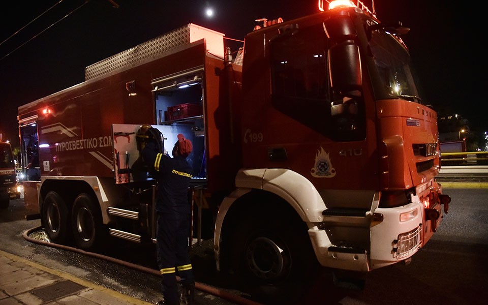 αυτοκίνητο-έπιασε-φωτιά-στην-αθηνών-κ-562181686