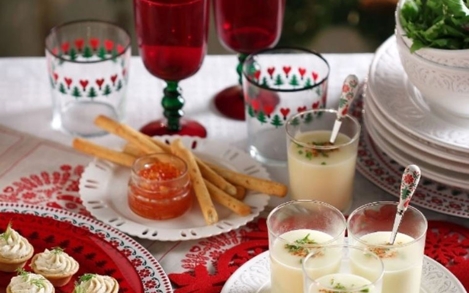 ολόκληρο-χριστουγεννιάτικο-μενού-έτ-562174420