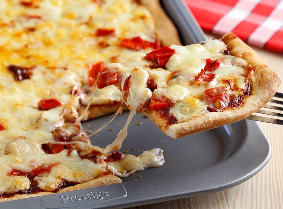 γρήγορη-πίτσα-με-πάστα-ελιάς-και-3-ειδών-562184227