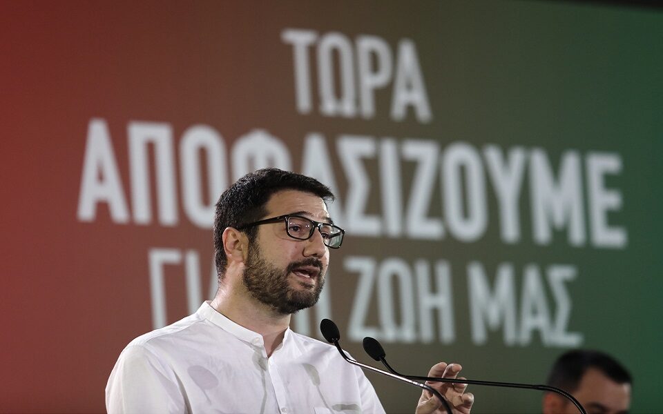 ηλιόπουλος-κατά-κυβέρνησης-eπίδομα-07-ε-562192549