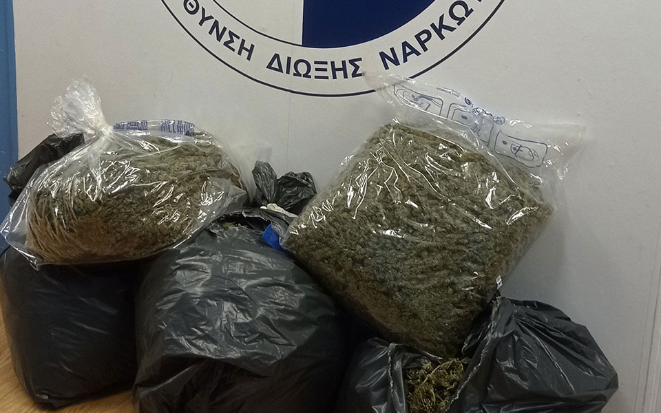 σύλληψη-36χρονου-στη-νίκαια-για-κατοχή-28-562183552