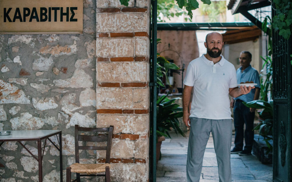 καραβίτης-η-ιστορία-της-θρυλικής-ταβέ-562182271