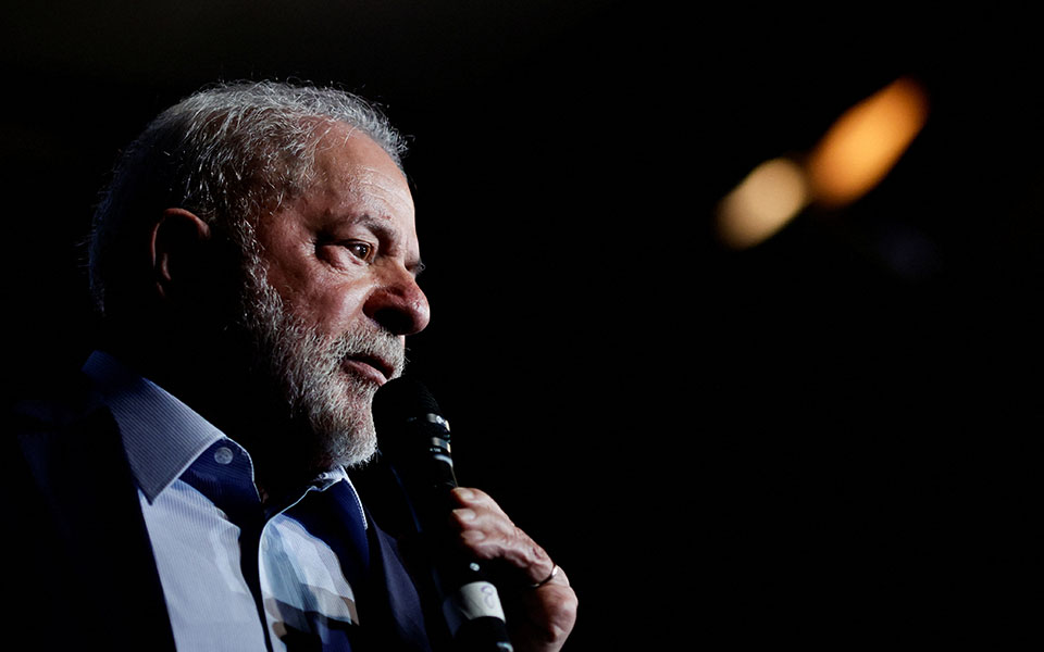 κορωνοϊός-η-βραζιλία-σπάει-το-φράγμα-τ-562198558