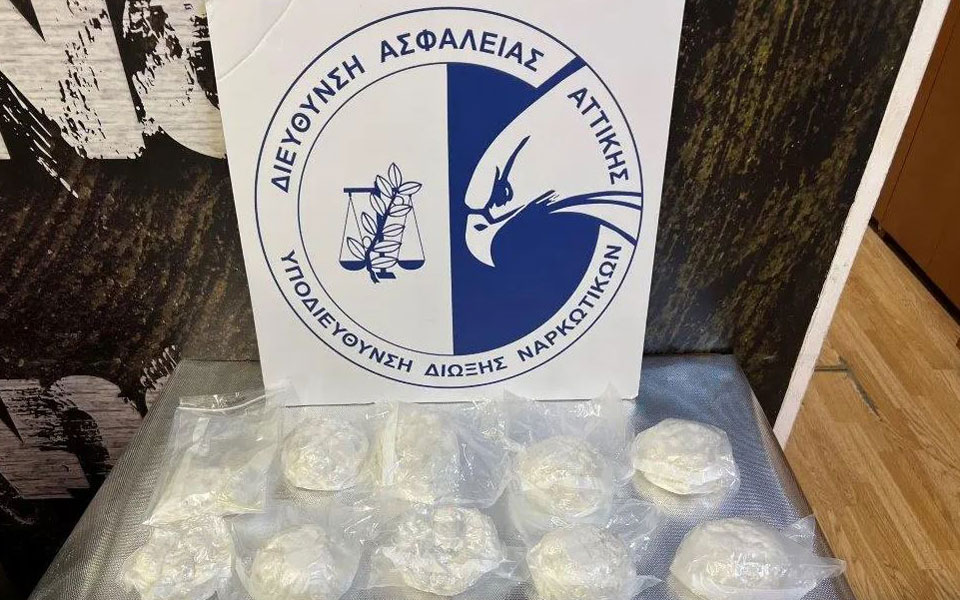 συνελήφθη-46χρονη-με-τρία-κιλά-κρυσταλλ-562185925