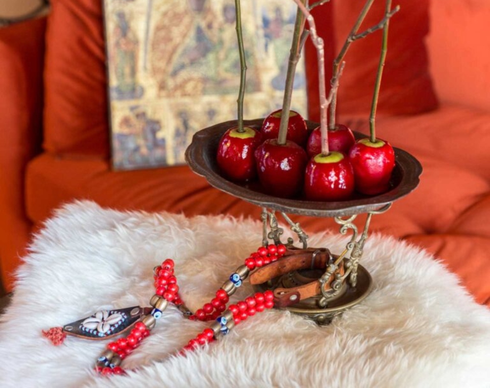 καραμελωμένα-μήλα-σαν-γλειφιτζούρια-562197925