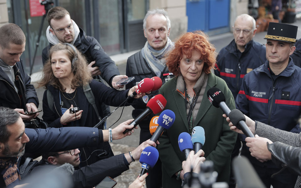 Παρίσι: Γνωστός στις Αρχές ο δράστης της ένοπλης επίθεσης-2