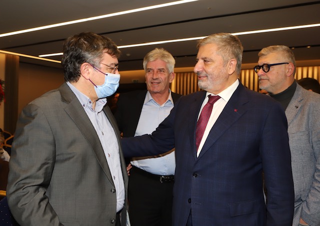 τρία-χρόνια-συστηματικής-προσπάθεια-562198495