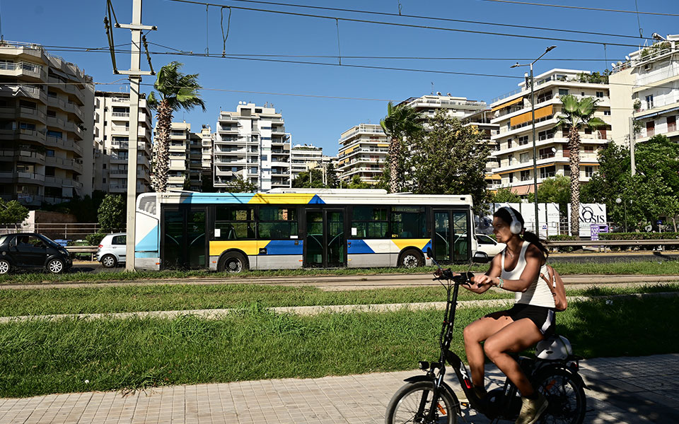καθίζηση-οδοστρώματος-στη-λεωφόρο-πο-562202959