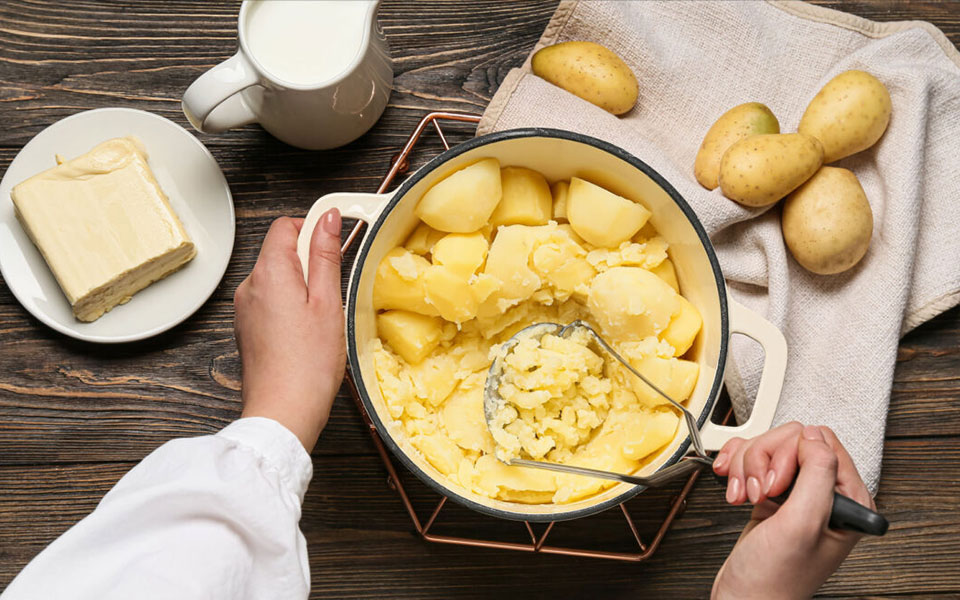 πώς-νοστιμίζουμε-τον-πουρέ-πατάτας-στ-562176295