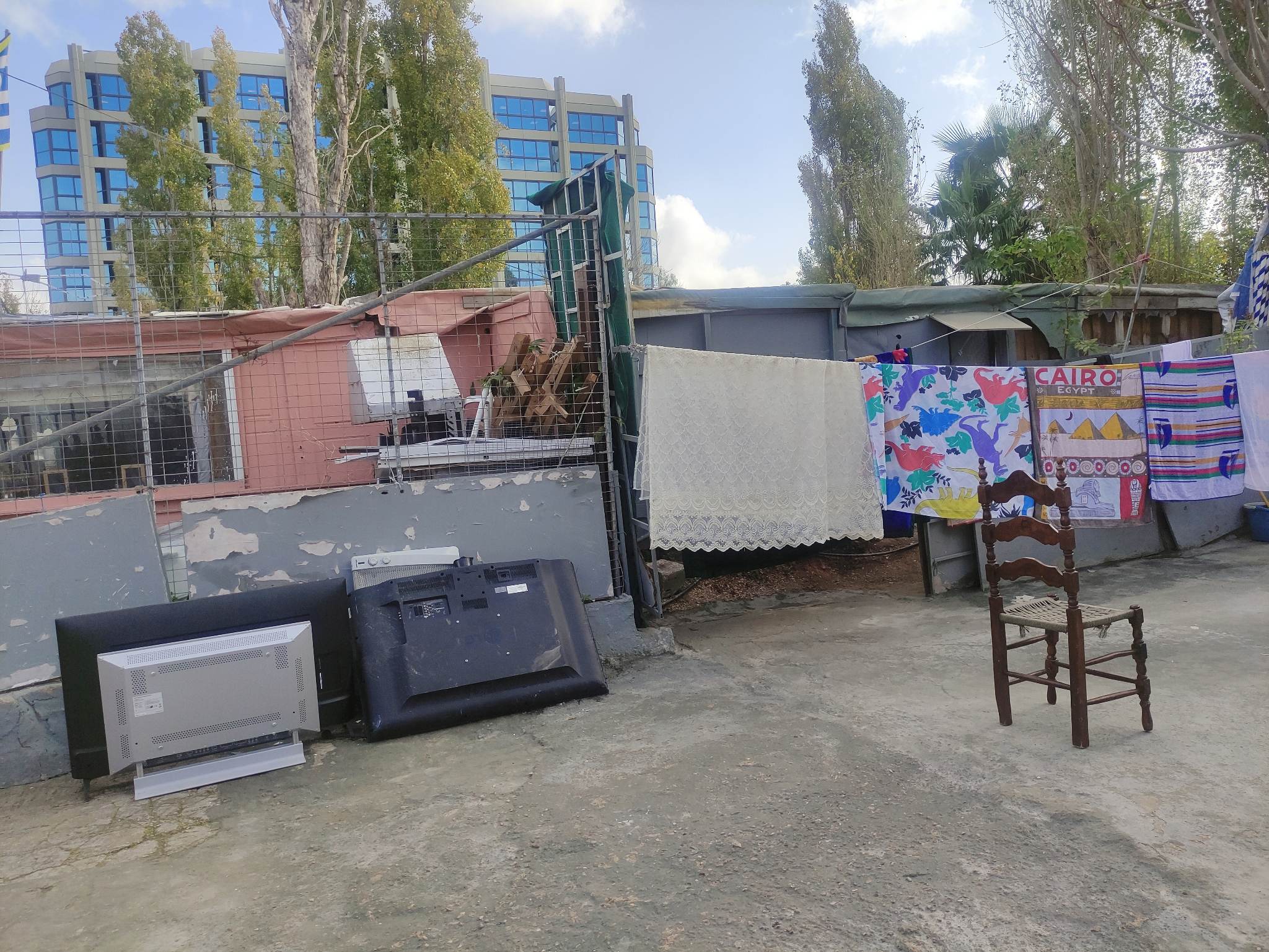 Η «εύθραυστη» ζωή των Ρομά: «Είναι η ευκαιρία μας να δείξουμε τον ρατσισμό εναντίον μας»-16